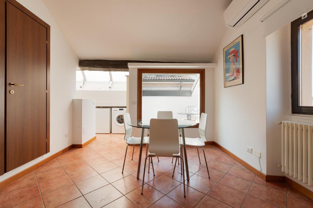 Corso Como Balcony Apartment Milano Exterior foto