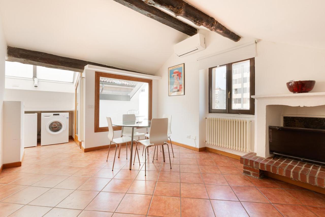 Corso Como Balcony Apartment Milano Exterior foto